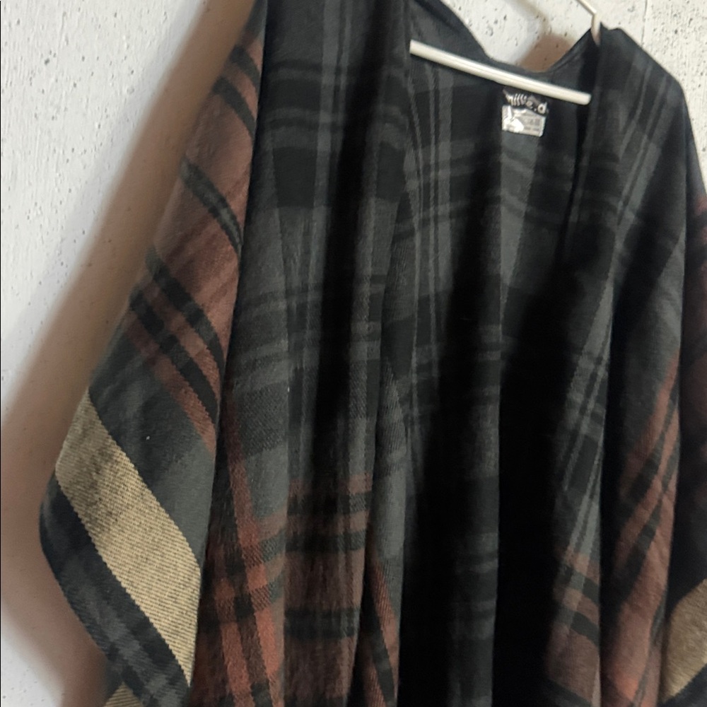 Plaid Fringe Kimono, fits M-L - Picture 7 of 8